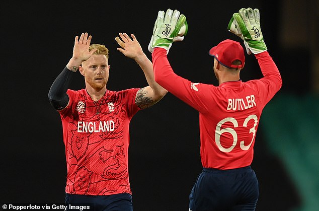 Jos Buttler praised Ben Stokes (L) after helping England cross the line against Sri Lanka